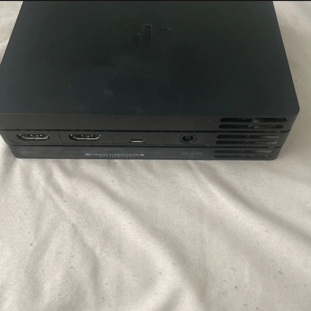 Ps4 VR and comes with 2 games